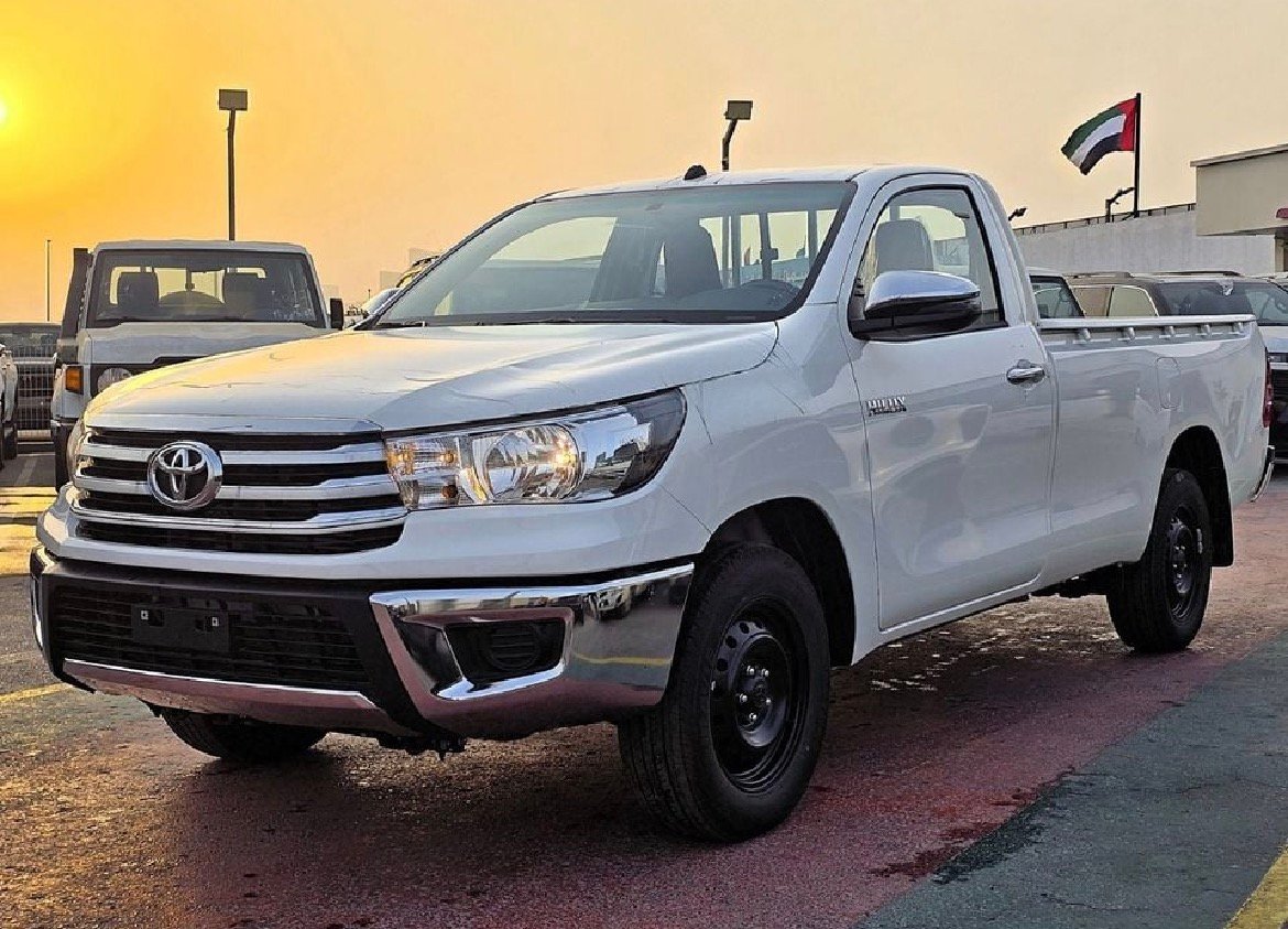 Toyota Hilux Hilux DLX 2.4D MT 4x2 GCC