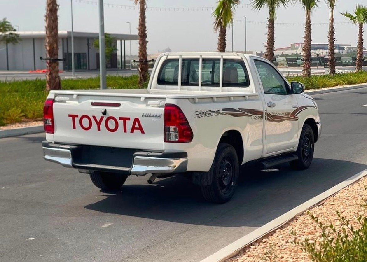 Toyota Hilux Hilux DLX 2.7 MT 4x2 GCC