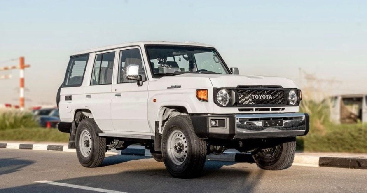Toyota Land Cruiser 70 LC76 4-Door Hardtop Wagon LX 4.0 V6 Gasoline AT 4x4 GCC