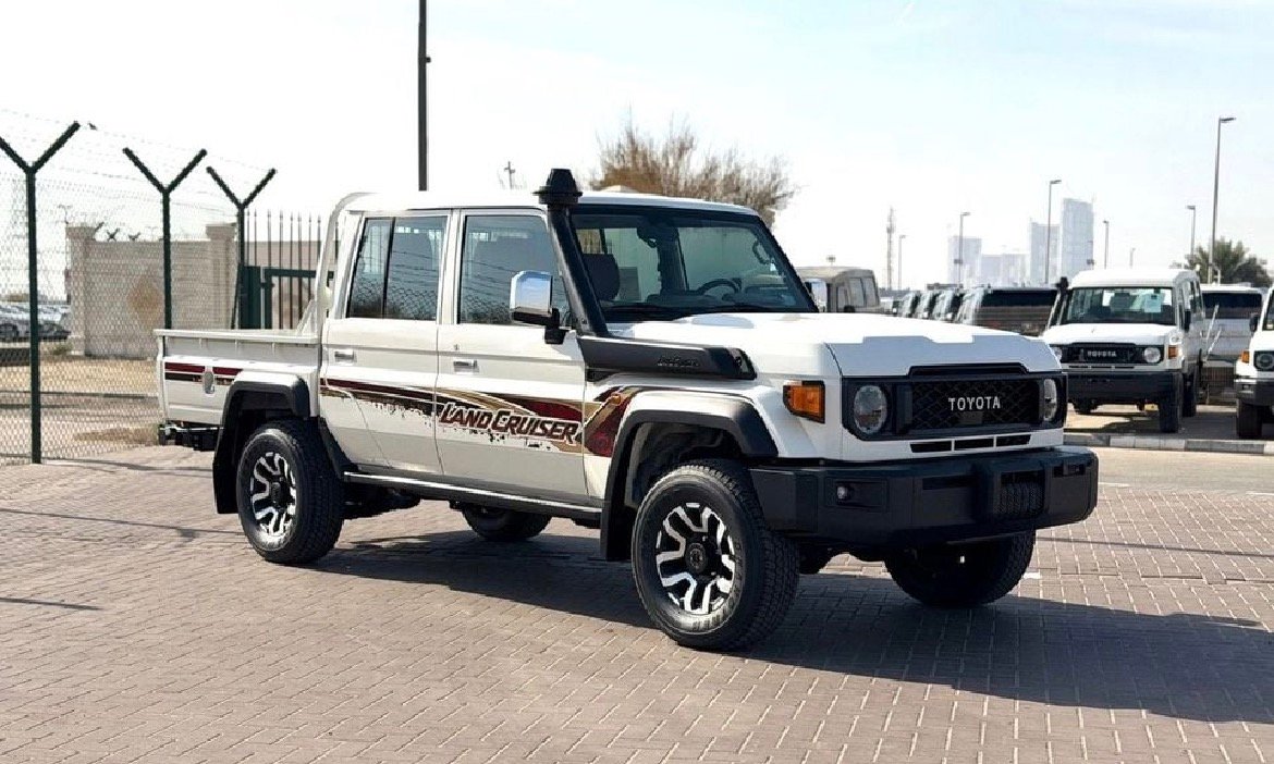Toyota Land Cruiser 70 LC79 4-Door Pickup LX Full 4.0 V6 Gasoline AT 4x4 GCC